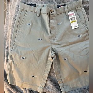 Vineyard vines breaker shorts with whale embroidery. Size 14